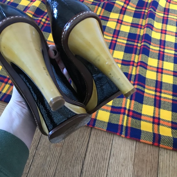Celine Yellow Brown Black High Heels Stitching - Picture 7 of 8